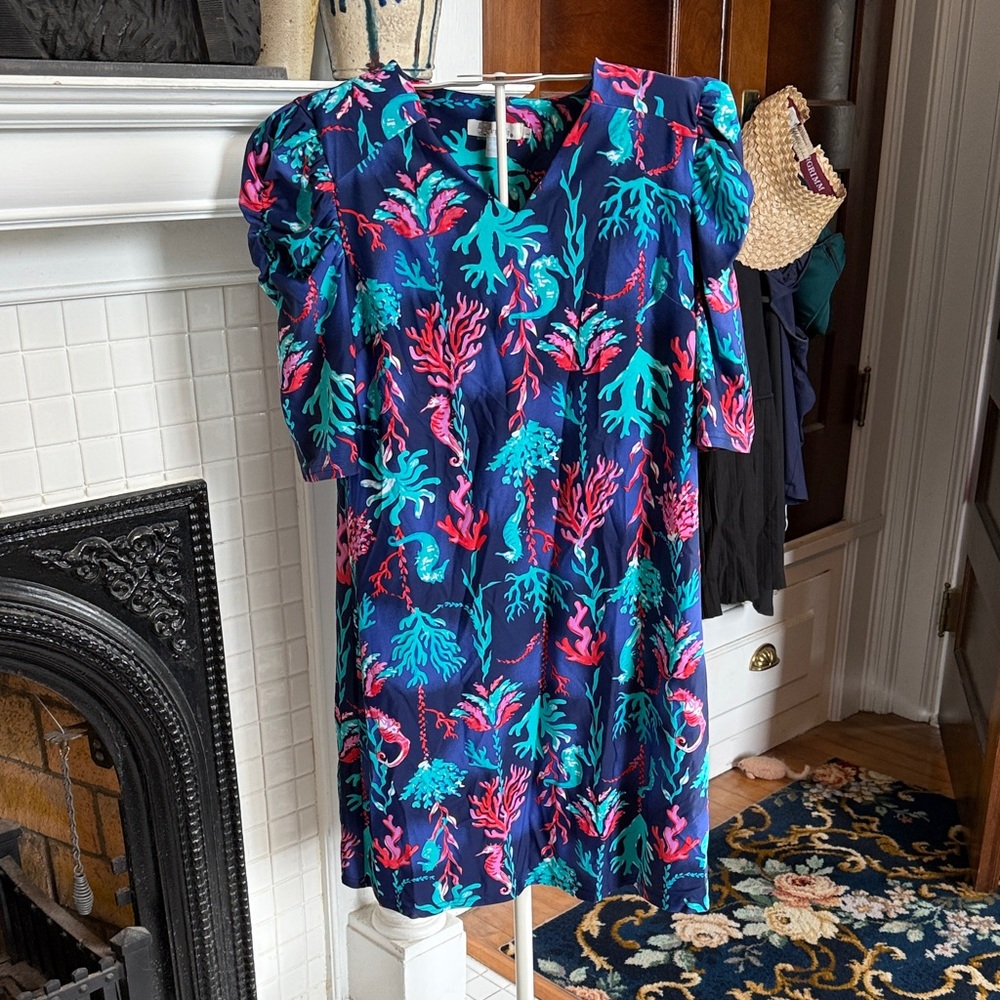 Aryeh‎ Ruched Sleeve Multicolor Coral Pattern Dress- worn a few times